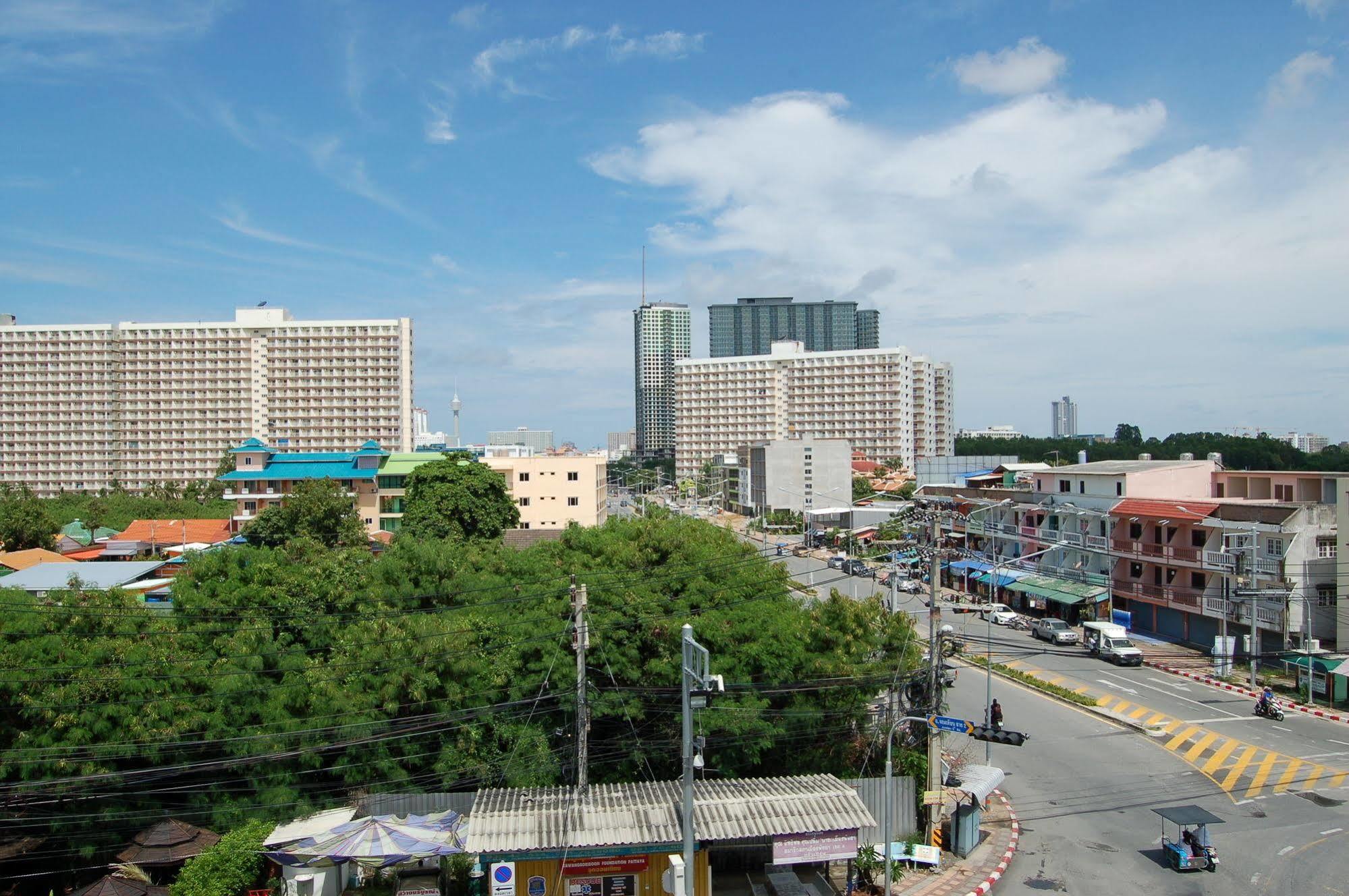 The Circle Residence Jomtien Exterior foto